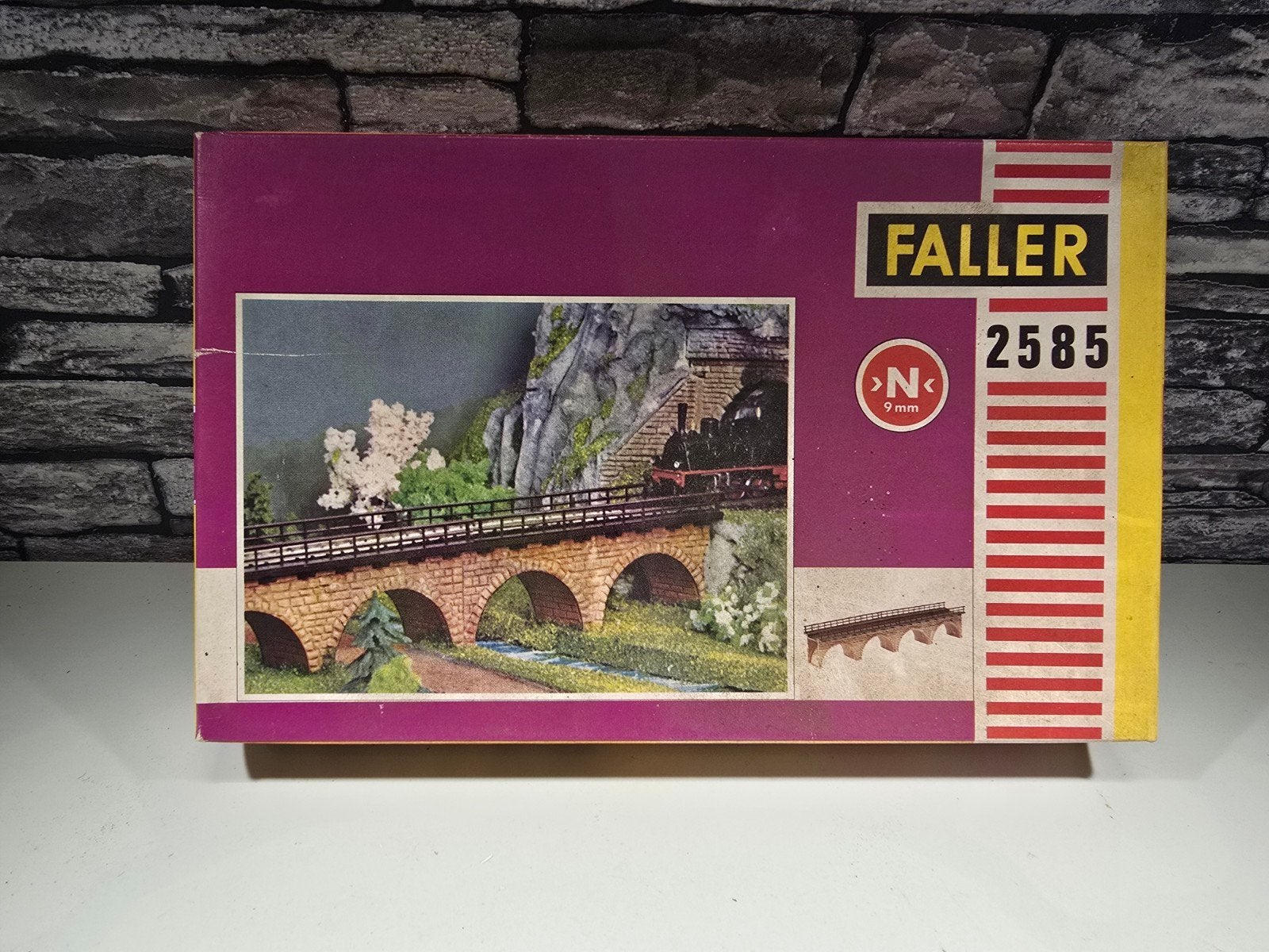 faller brug met bogen N spoor modeltrein 1:160, Ophalen of Verzenden