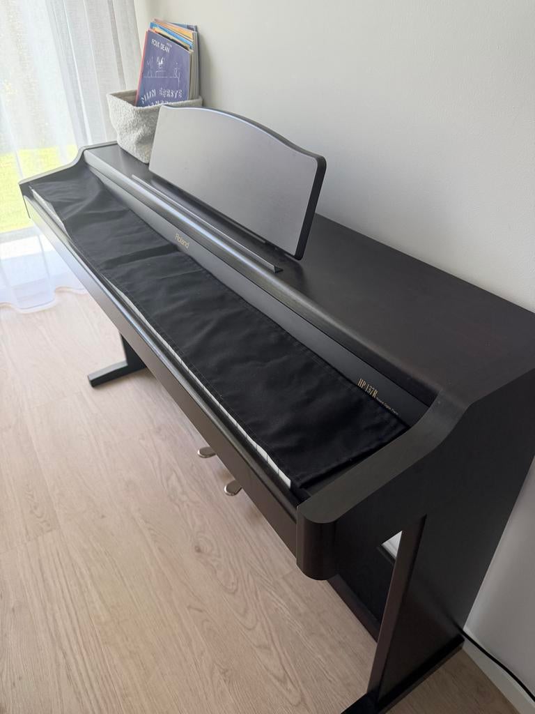 Roland HP 137R Digitale Piano - Uitstekende Staat, Muziek en Instrumenten, Ophalen, Gebruikt, Bruin, Digitaal
