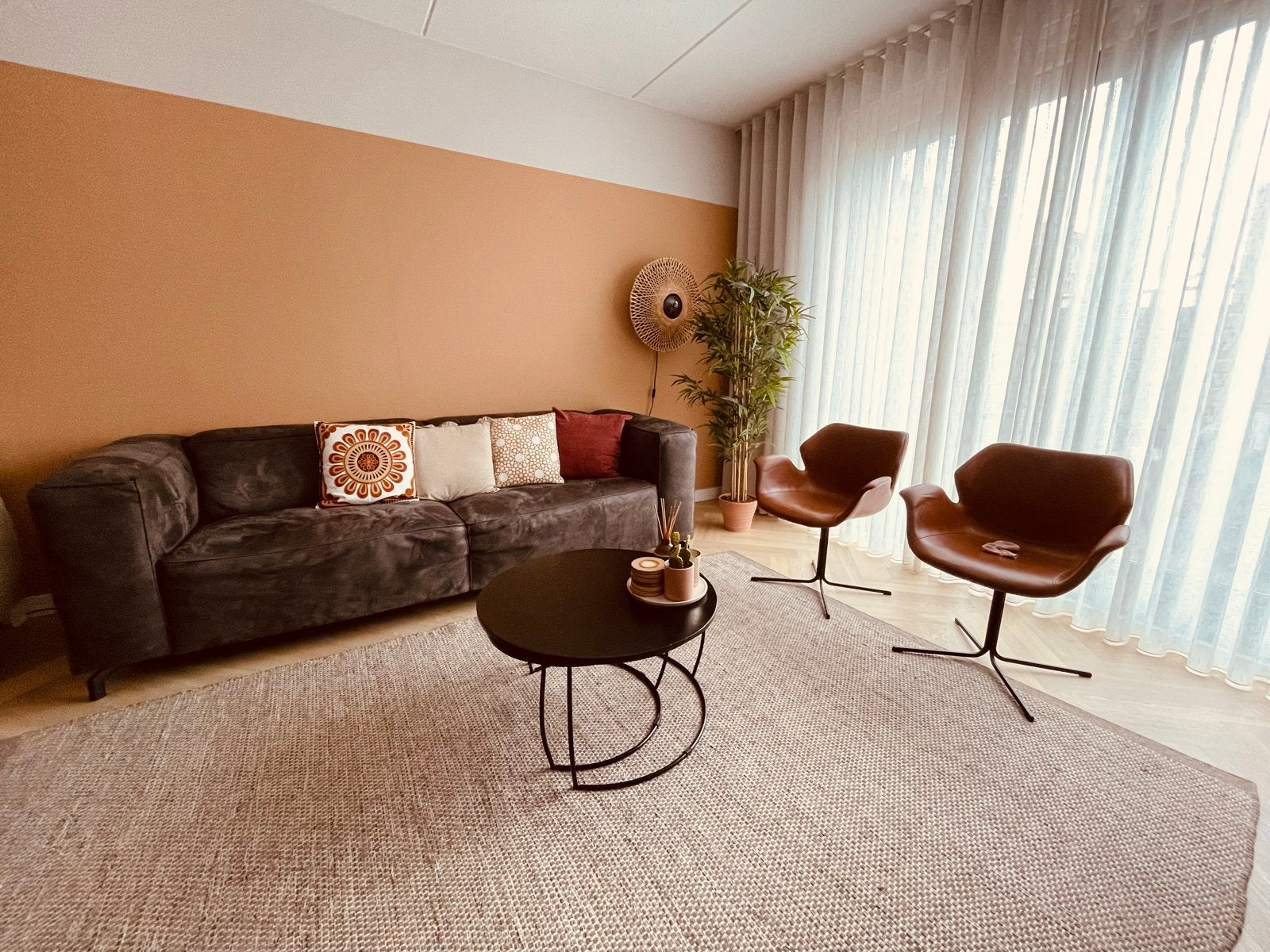 Complete zithoek; bank, fauteuils, salontafel, Ophalen, Gebruikt, Leer