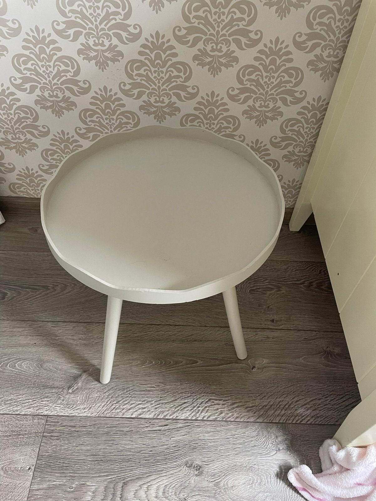 Wit rond bijzettafeltje, Huis en Inrichting, Minder dan 45 cm, Minder dan 55 cm, Rond, Ophalen of Verzenden