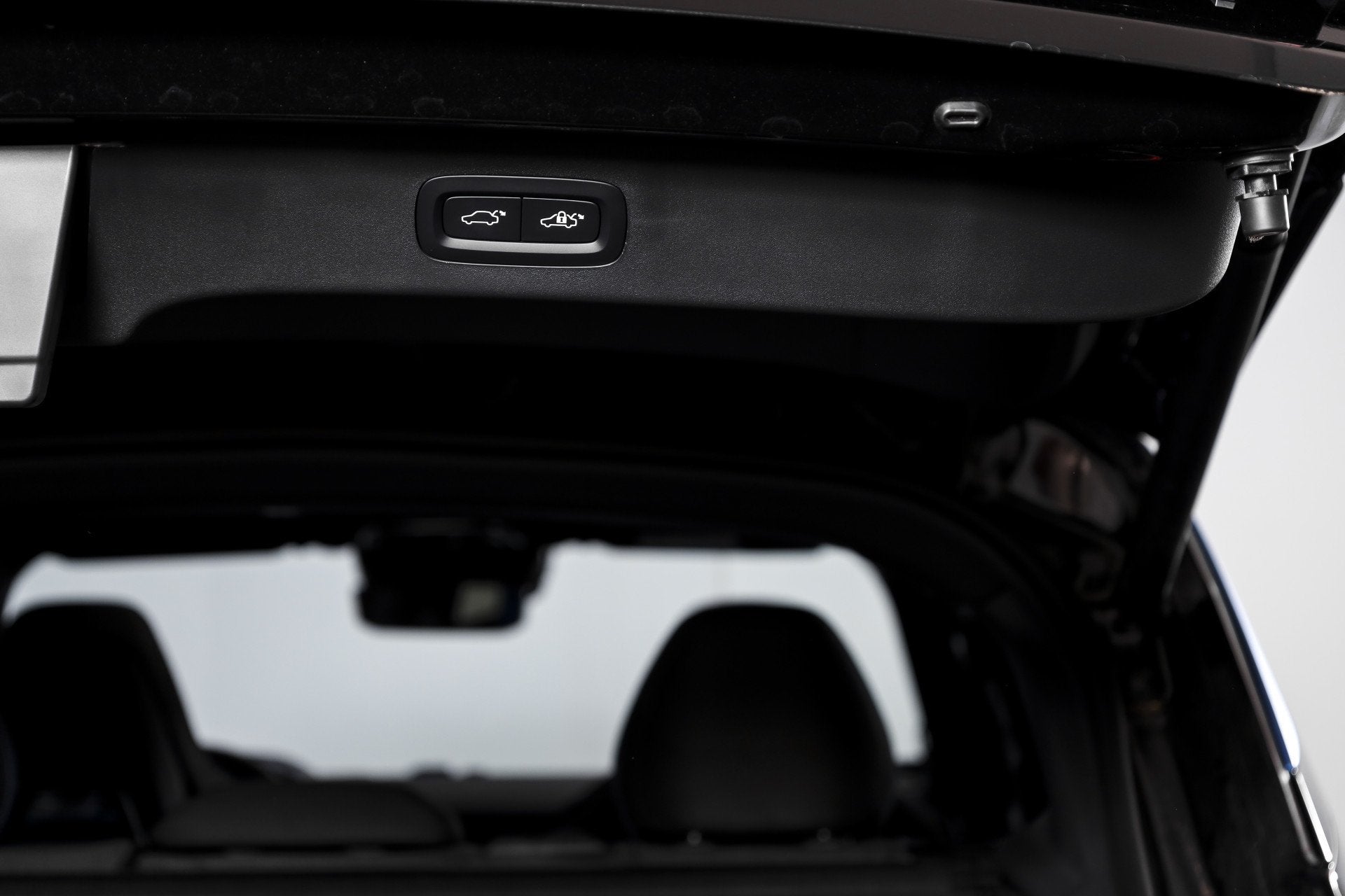 Foto 63 van Lynk & Co 01 1.5 PHEV 261PK MY23 | Blackpakket | Donkere hem