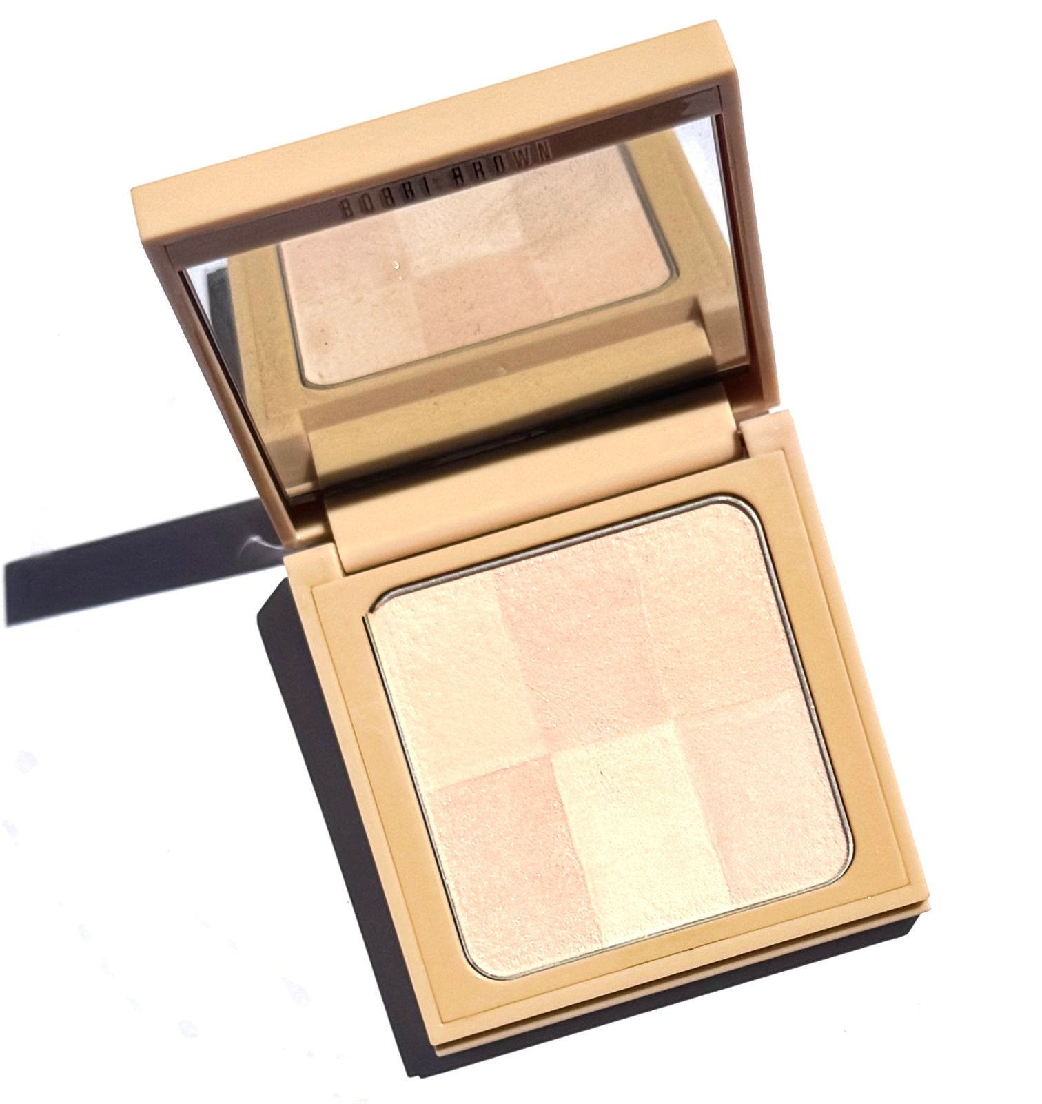 Bobbi brown nude finish illuminating powder Bare, Ophalen of Verzenden, Nieuw, Bruin, Gehele gezicht
