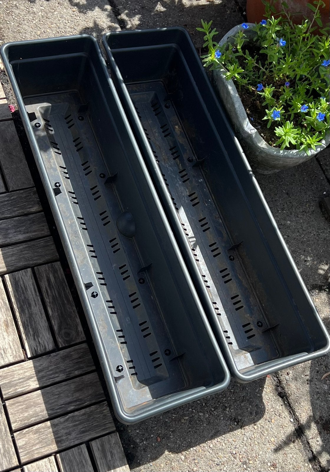 2 plantenbakken 70 cm, Tuin en Terras, Bloembakken en Plantenbakken, Ophalen, Zo goed als nieuw