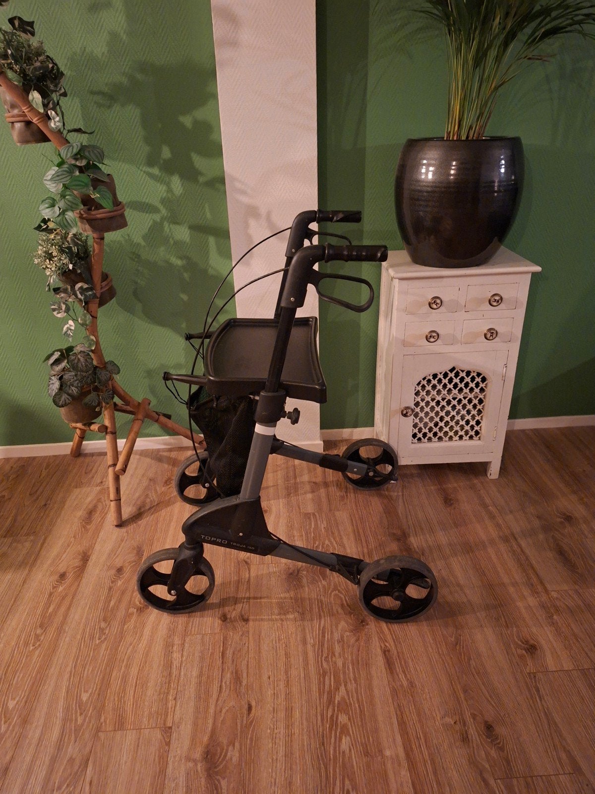 zeer nette topro troja maat M rollator met mandje & dienblad, Ophalen