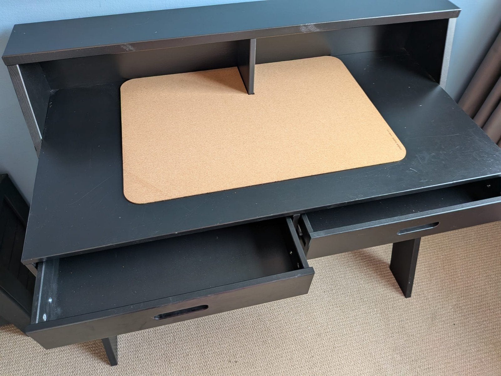 WOOOD Bureau Connect met 2 lades, Betongrijs, Ophalen, Zwart, Hout, Schoolbureau