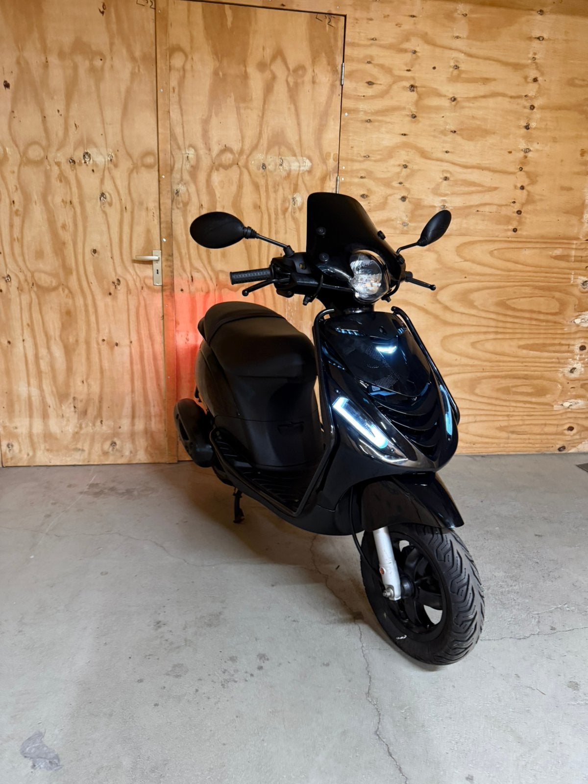 Piaggio Zip 4T E5 Scooter Glans Zwart FULL Power1 LED 45km/u, Ophalen, Maximaal 45 km/u, Zip, Zo goed als nieuw