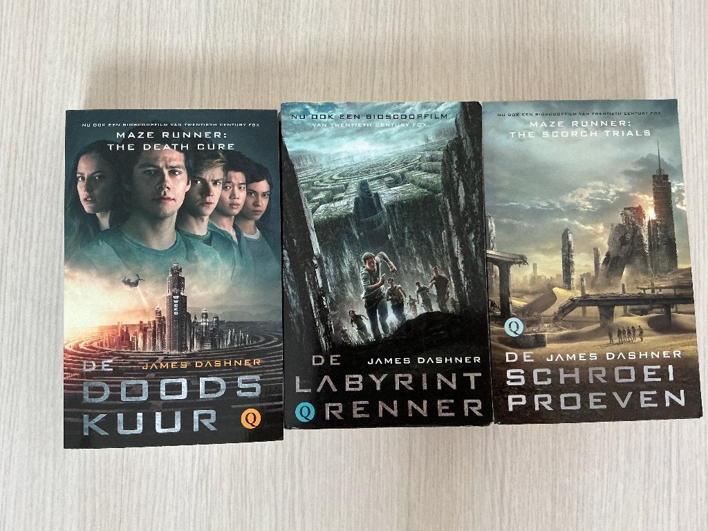 James Dashner mazerunner boeken, Boeken, Fantasy, Ophalen of Verzenden, Gelezen
