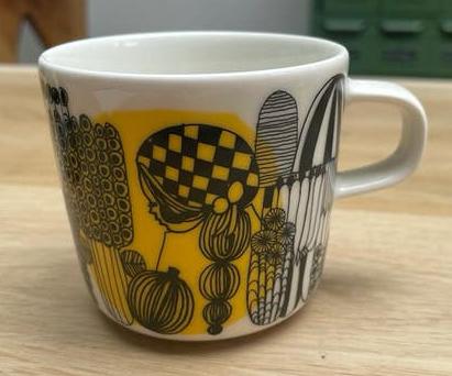 Marimekko Oiva koffiekop en beker, Ophalen of Verzenden, Zo goed als nieuw, Overige stijlen, Kop(pen) en/of Schotel(s)