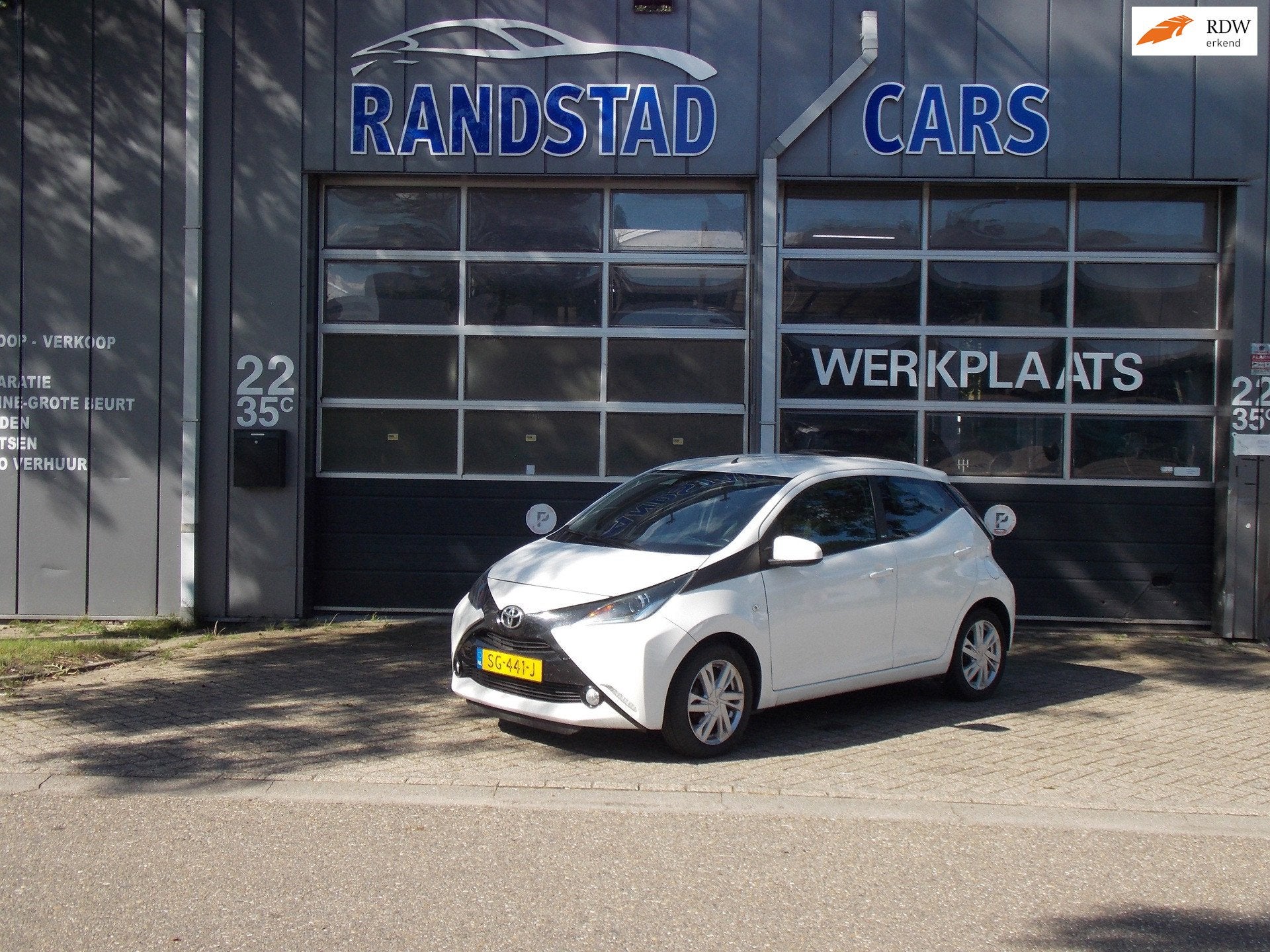 Toyota Aygo 1.0 VVT-i x-now Camera Airco Elek Pakket 5Deurs, Auto's, Voorwielaandrijving, Gebruikt, Euro 6, Wit
