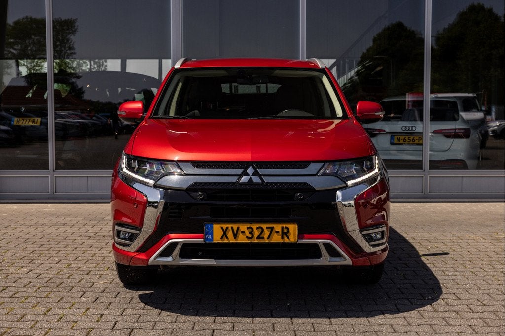 Mitsubishi Outlander 2.4 PHEV Intense | Trekhaak | Camera |, Auto's, Mitsubishi, 12 maanden, Euro 6, 4 cilinders, Leder en Stof