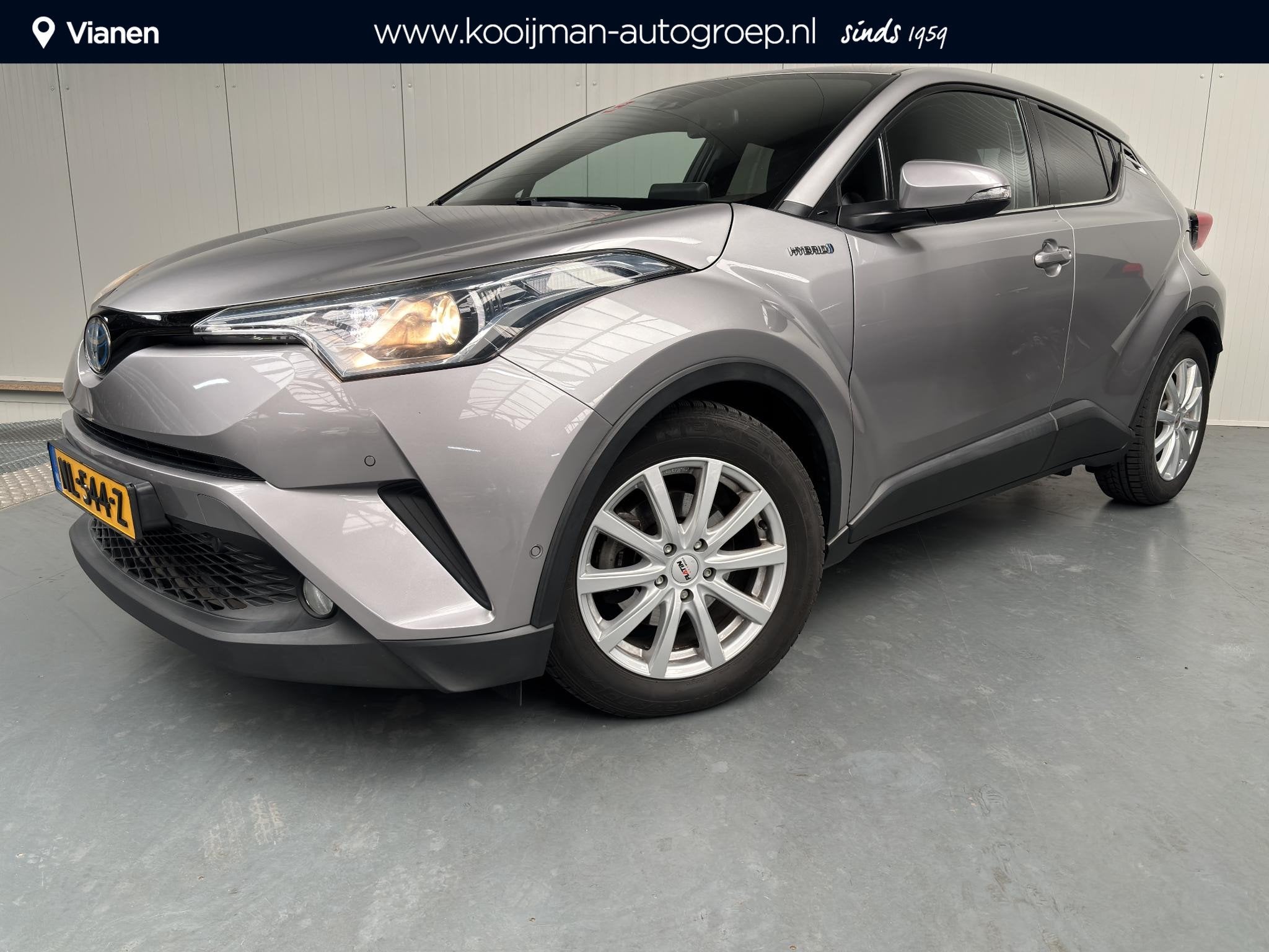 Toyota C-HR 1.8 Hybrid Executive STOELVERWARMING, KEYLESS EN, Euro 6, 4 cilinders, Leder en Stof, 122 pk