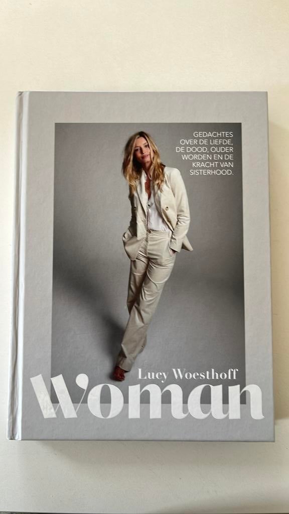 Lucy Woesthoff - Woman, Boeken, Lucy Woesthoff, Ophalen of Verzenden, Zo goed als nieuw, Mode algemeen