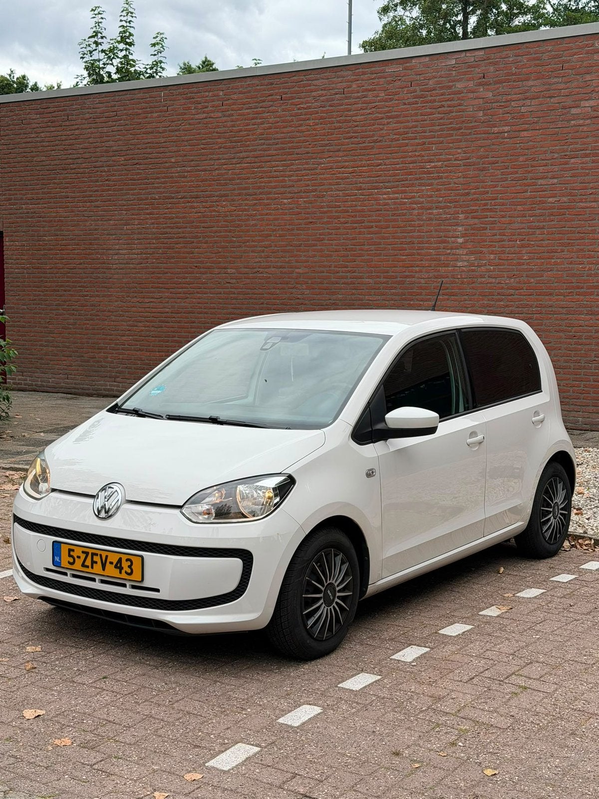 Volkswagen up! 1.0 44KW/60PK 5-DRS 2015 Wit, Voorwielaandrijving, Up!, 840 kg, 4 stoelen