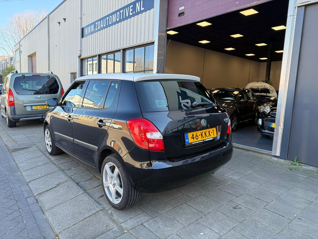Skoda Fabia 1.4-16V Tour Pro, Voorwielaandrijving, Zwart, Origineel Nederlands, Bedrijf
