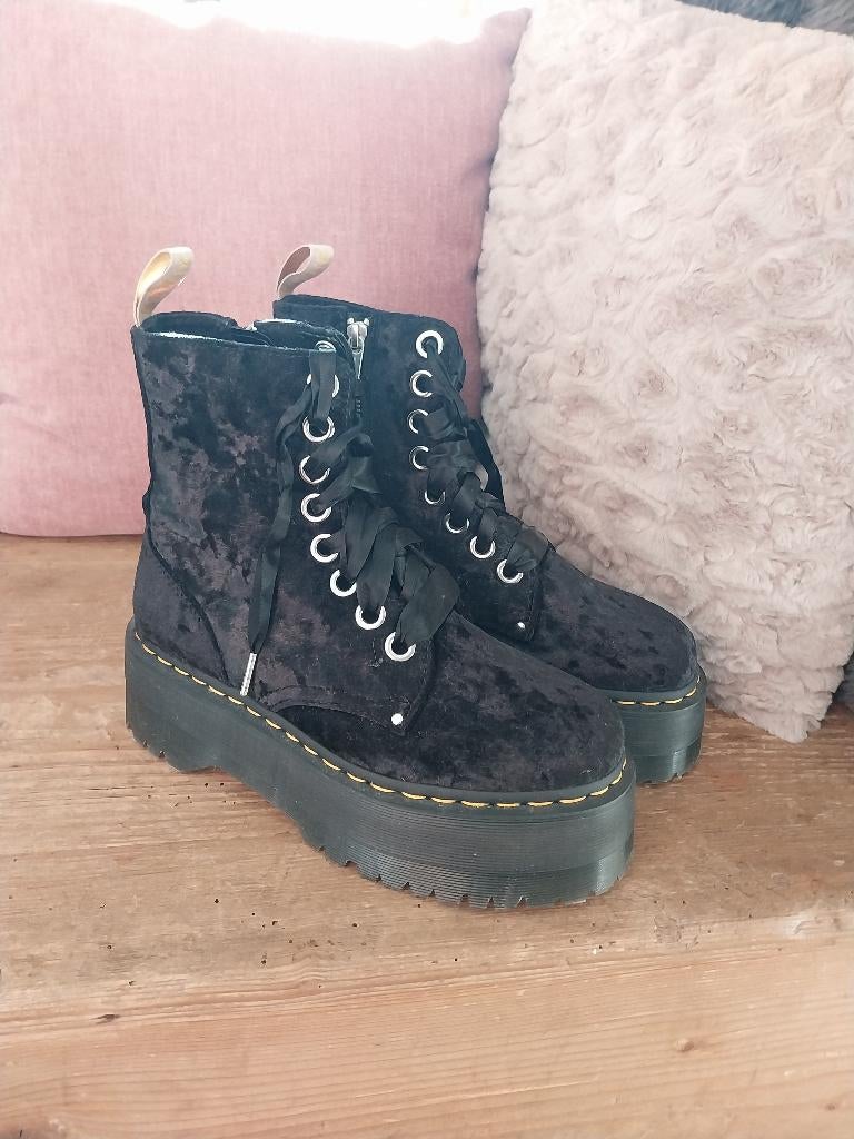 Dr. Martens vegan Jadon max, zwart fluweel, Zwart, Lage of Enkellaarzen, Nieuw, Ophalen of Verzenden