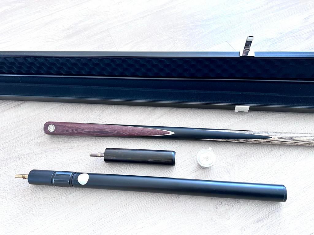 TON Snookerkeu - Praram III Series 1 met koffer, Ophalen of Verzenden, Zo goed als nieuw, Keu of Ballen