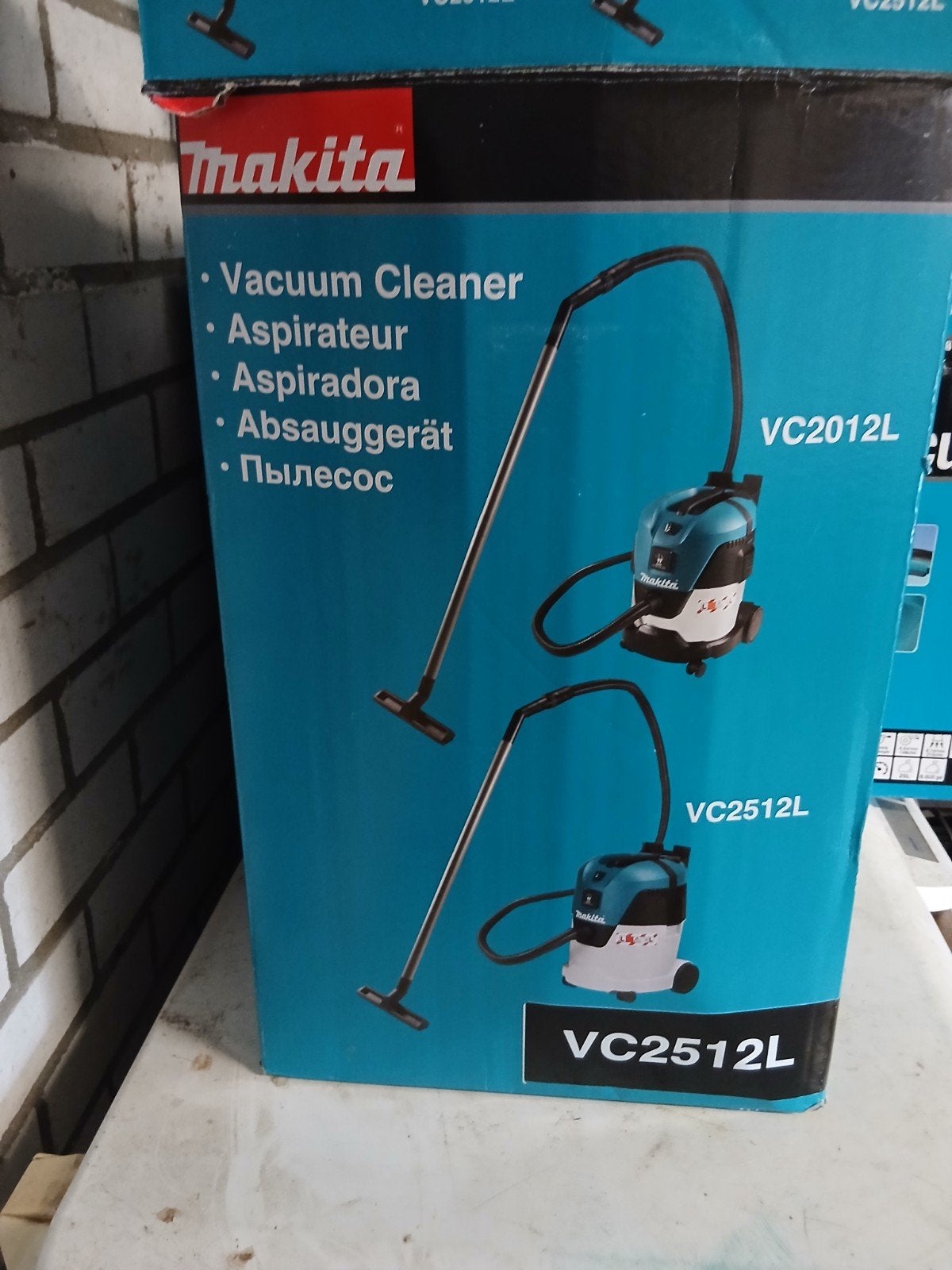 Makita Industriële Stofzuiger - Nieuw, Nieuw, Ophalen of Verzenden, Industriële stofzuiger, 2000 watt of meer