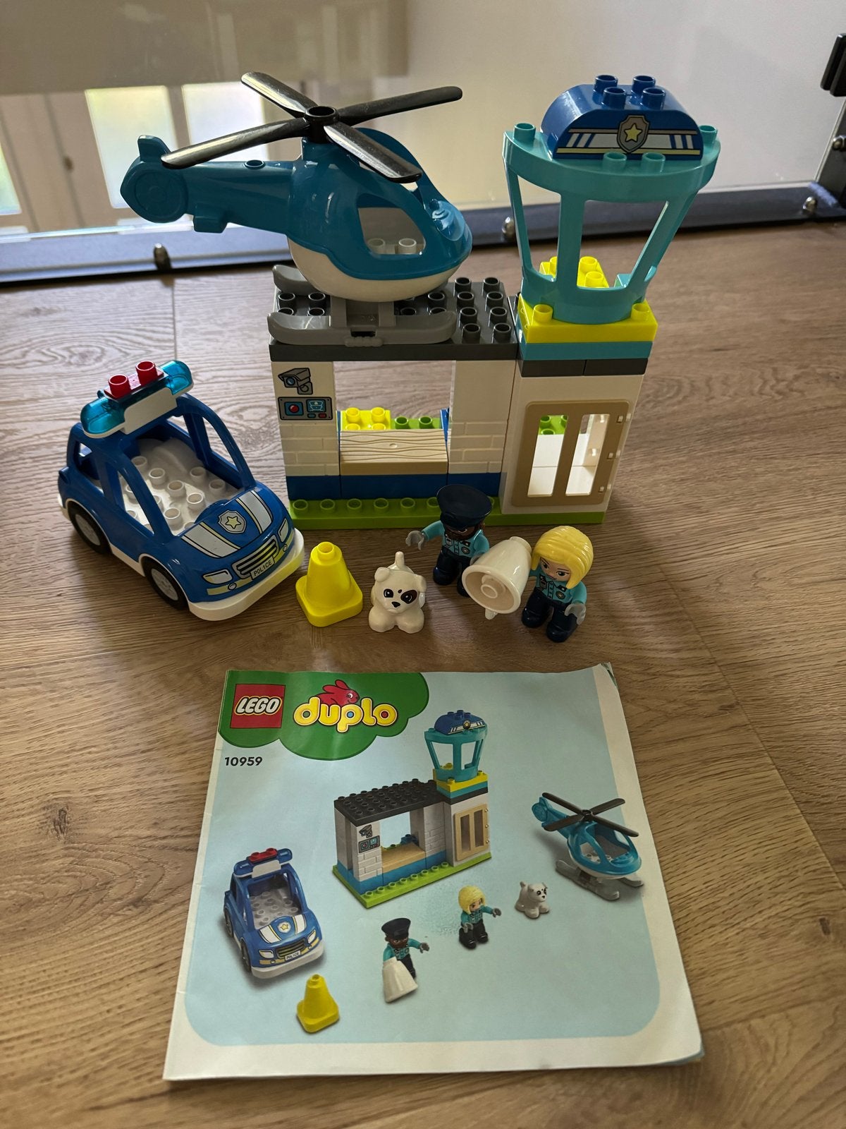 LEGO Duplo Politiebureau en Helikopter (10959)), Ophalen of Verzenden, Zo goed als nieuw, Duplo, Complete set