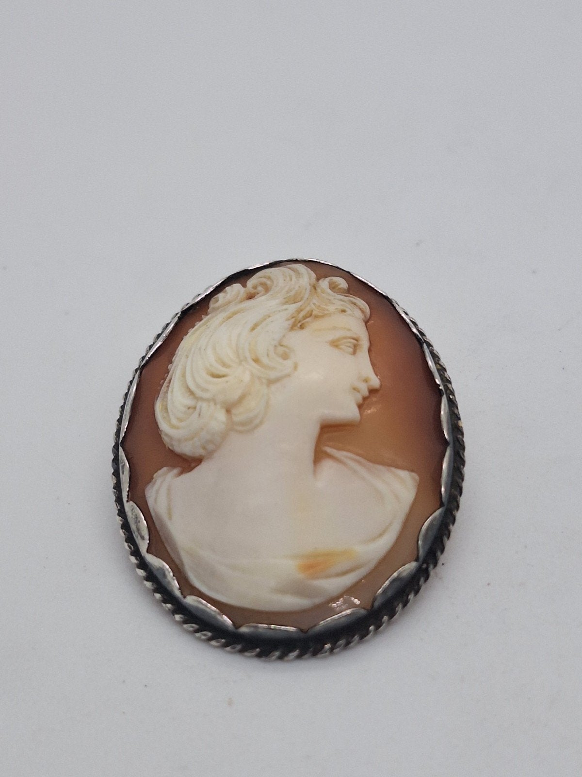 Antieke Zilveren Camee Broche - Ruim 4 cm, Ophalen of Verzenden, Gebruikt, 4 tot 7 cm, Zilver