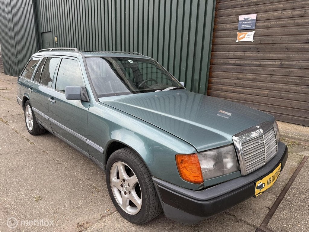 Mercedes-Benz W124 300 TD Leder 02-1987, Achterwielaandrijving, Zwart, ABS, 2996 cc