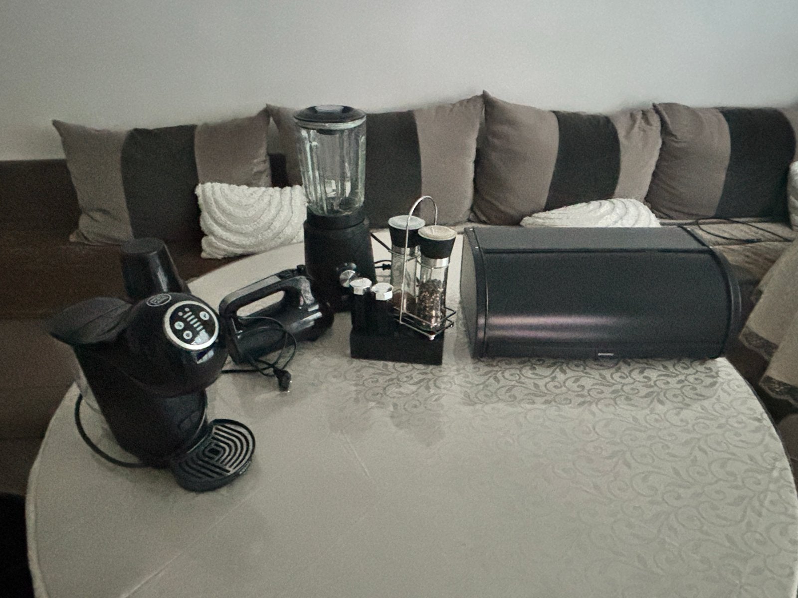 Keukenpakket: Dolce Gusto, Blender, Mixer, Broodtrommel & me, Ophalen of Verzenden, Gebruikt, Koffiemachine, Koffiepads en cups