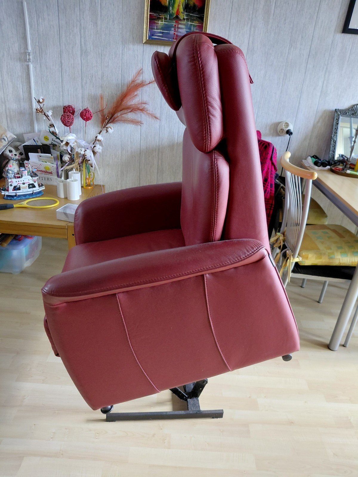 Foto 3 van Prominent Relaxfauteuil - Rood Leer met Afstandsbediening