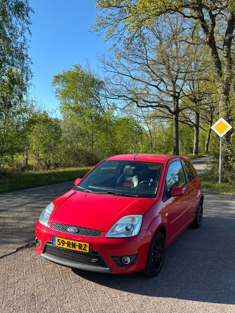 Ford Fiesta ST150 - Origineel - Nieuwe APK - Rijklaar, Auto's, Ford, Voorwielaandrijving, 1037 kg, 150 pk, Leder