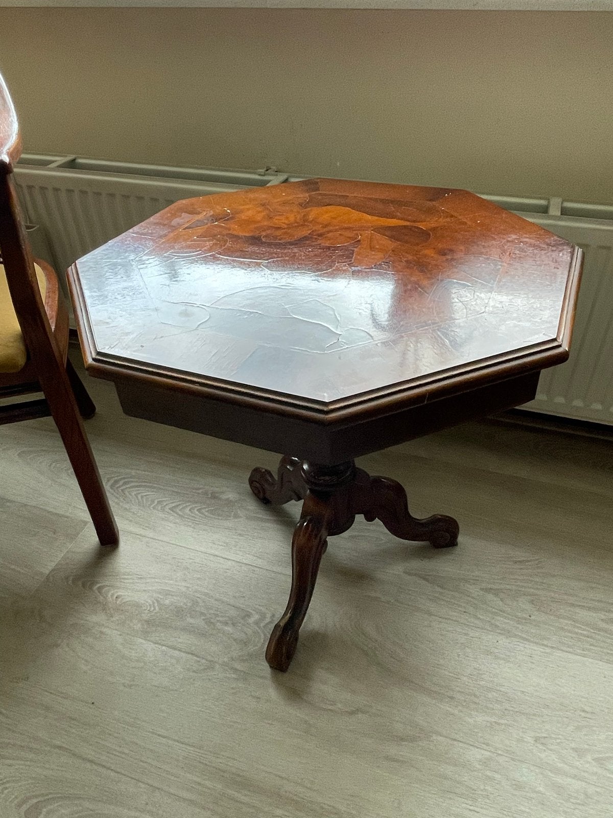 Antieke zeshoekige bijzettafel met inlegwerk, Ophalen