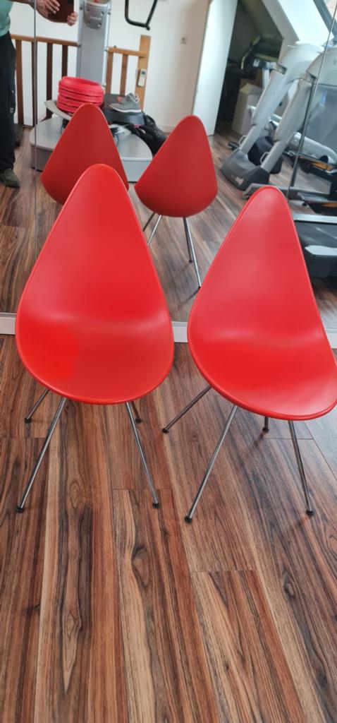 Fritz Hansen DropChair Rood - Fritz Hansen Design, Huis en Inrichting, Gebruikt, Twee, Modern, Scandinavisch design, Ophalen of Verzenden