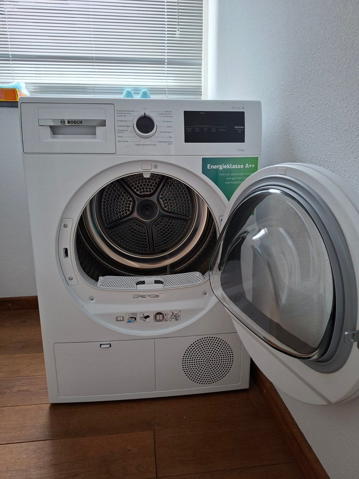 BOSCH  Warmtepompdroger - 8.0 kg  Energielabel A++, 6 tot 8 kg, Ophalen, Condens, 85 tot 90 cm