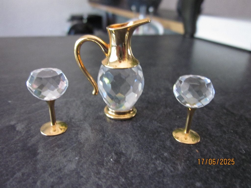Swarovski Wijnkaraf met twee glazen., Verzamelen, Ophalen of Verzenden, Nieuw, Figuurtje