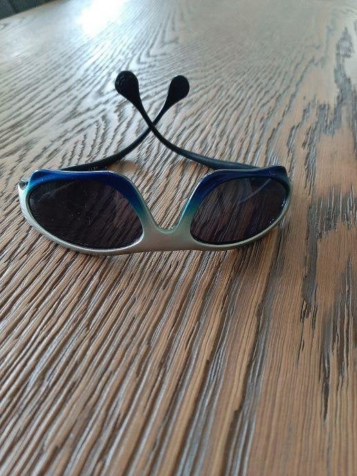 goede, leuke zonnebril, Kinderen en Baby's, Kindermode-accessoires, Ophalen of Verzenden, Zo goed als nieuw
