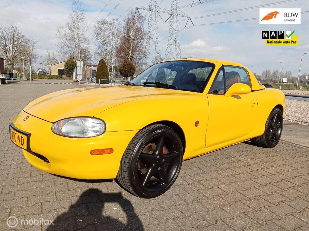Mazda MX-5 1.6i Exclusive/cabrio/leder/topstaat, Auto's, Mazda, Euro 2, Achterwielaandrijving, 4 cilinders, Handgeschakeld
