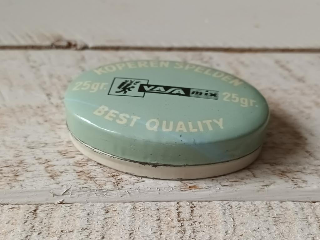 Vintage VAJA Mix koperen spelden doosje, Ophalen of Verzenden