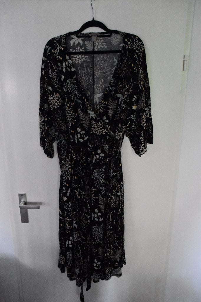 mooie nieuwe zwarte jurk met takjes/bloemetjes maat XXL H&M, Kleding | Dames, H&M, Meerkleurig, Jurk, Nieuw