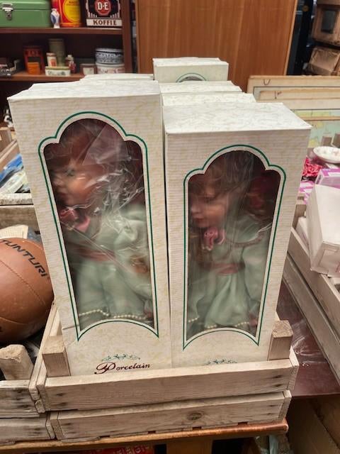 Prachtige Porseleinen Pop Meisje - Nieuw in Doos, Info@porcelaindoll.com, Overige typen, Onbekend, raadpleeg verpakking, Nieuw