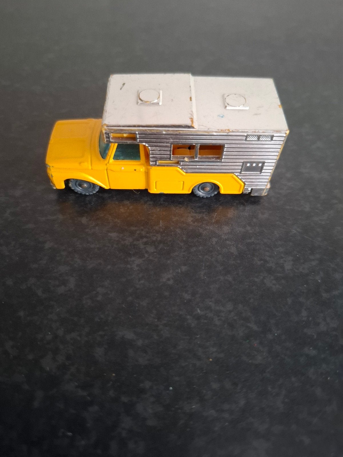 Husky Ford Camper Speelgoedauto - Vintage Model, Hobby en Vrije tijd, Modelauto's | 1:43, Ophalen of Verzenden, Gebruikt, Auto