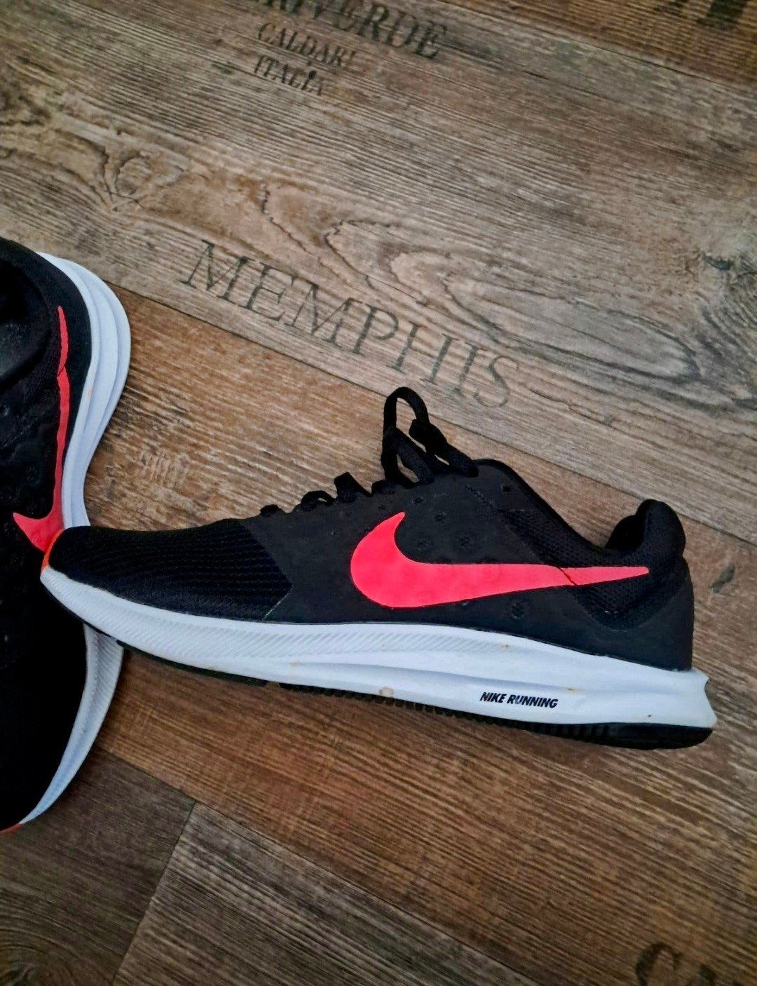 Nieuwstaat Nike runners - maat 37, Nike, Ophalen of Verzenden, Zo goed als nieuw, Sportschoenen