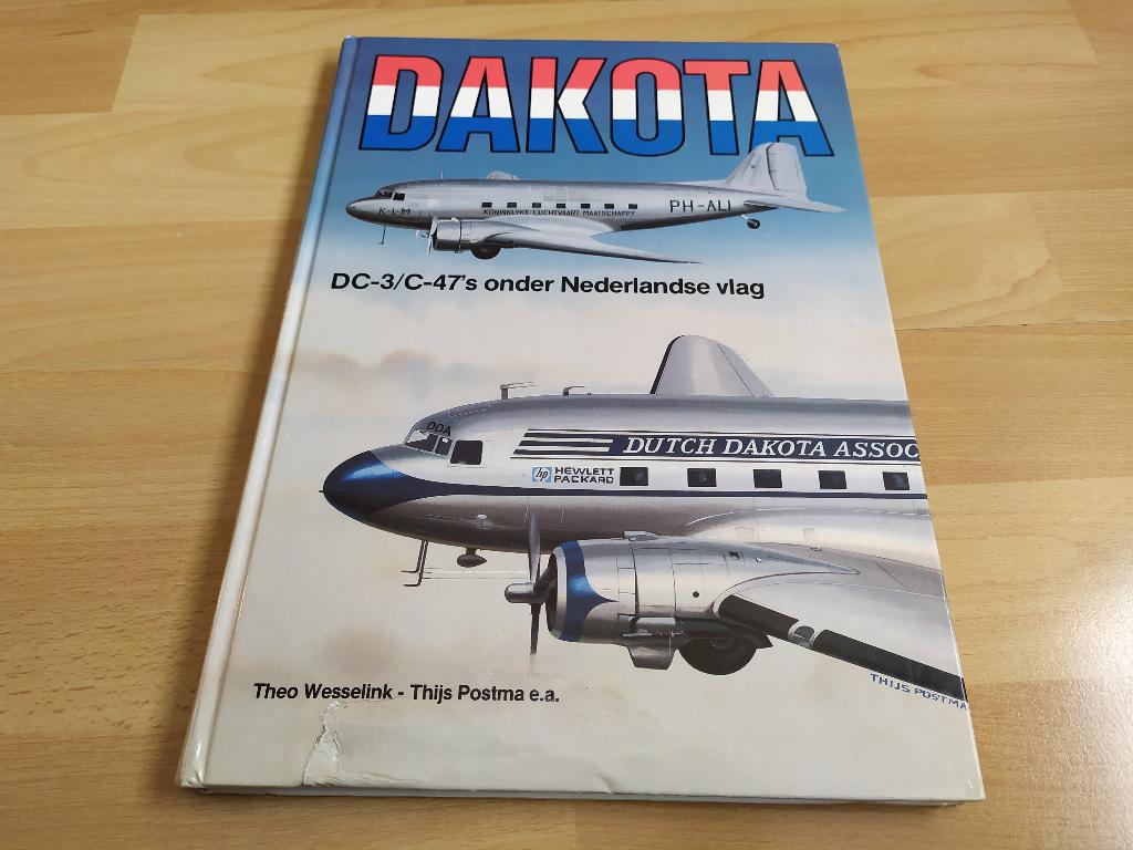 Dakota - DC-3/C-47's onder Nederlandse vlag, Ophalen of Verzenden, Gelezen, Vliegtuig