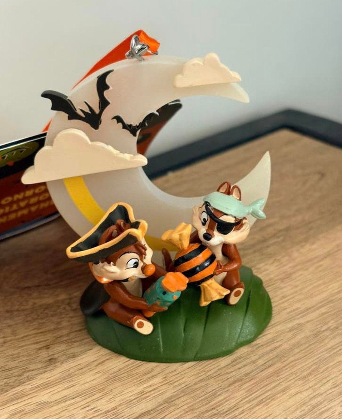 Disney sketchbook chip & dale ornament, Ophalen of Verzenden, Overige figuren, Zo goed als nieuw, Beeldje of Figuurtje