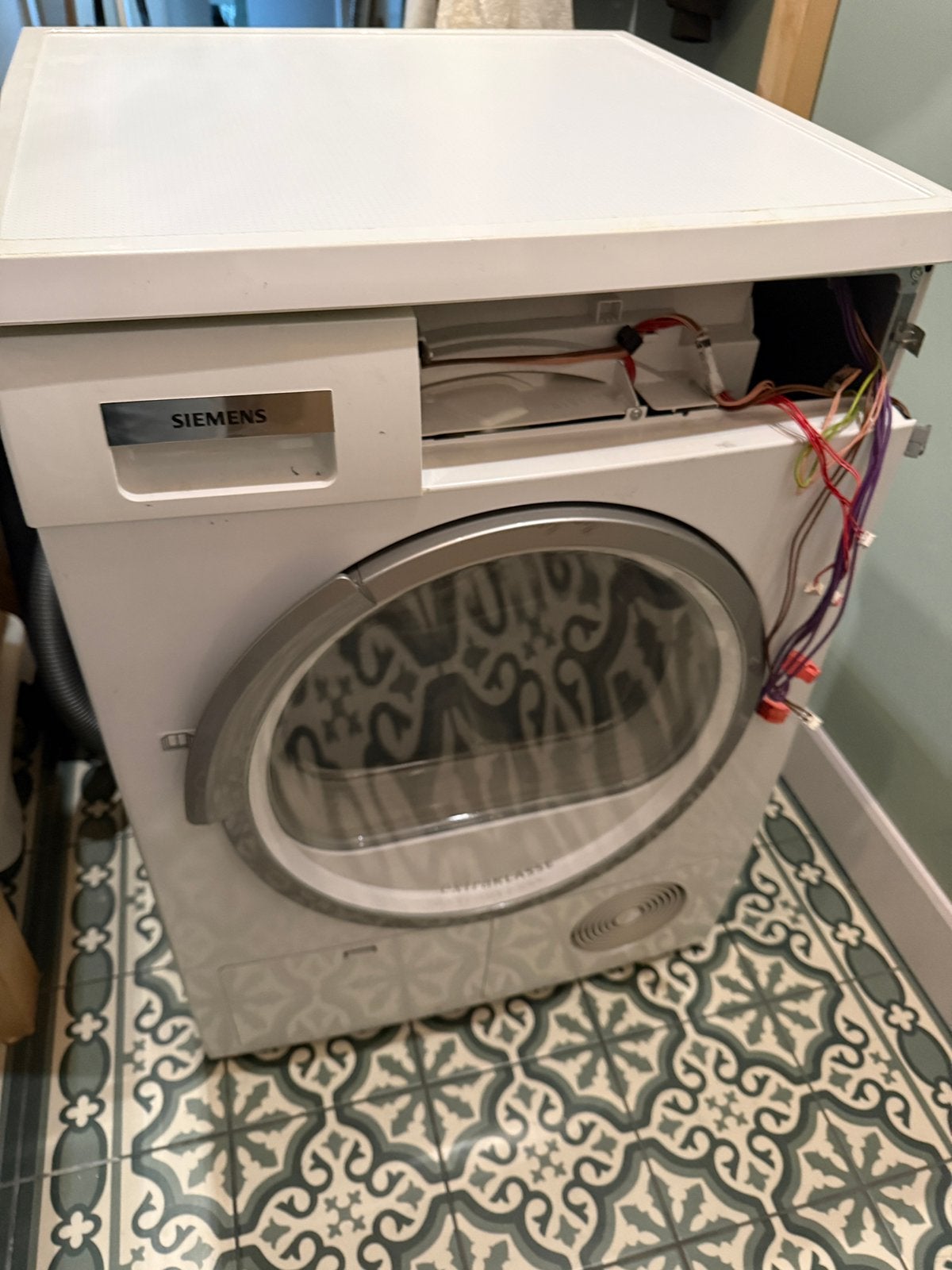 Gratis defecte Siemens droger, Ophalen, Zo goed als nieuw, 1200 tot 1600 toeren, 85 tot 90 cm
