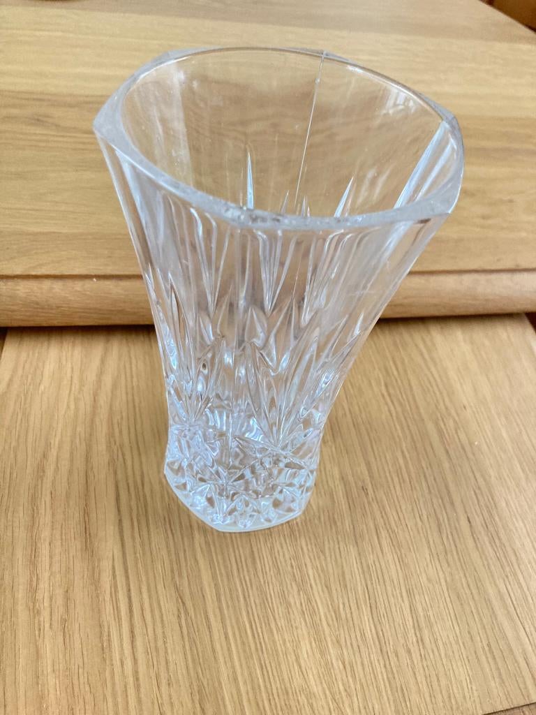 loodkristallen vaas 18 cm hoog 6 kantig, Overige kleuren, Ophalen of Verzenden, Minder dan 50 cm, Glas