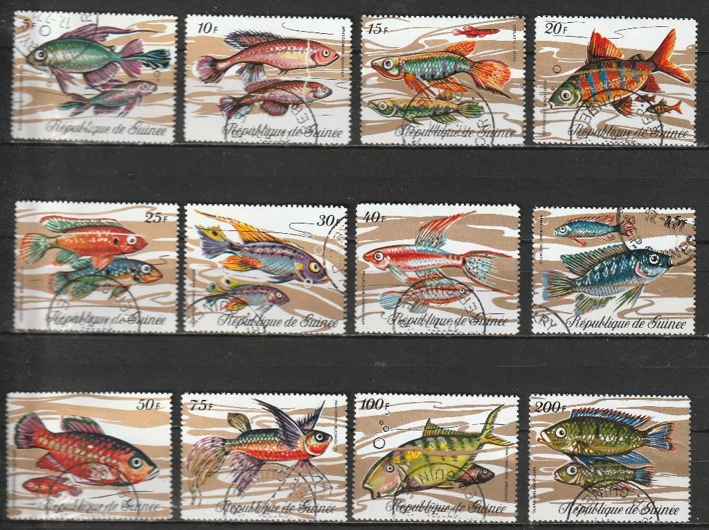 2572. Guinee 571/82 gest. Vissen, Ophalen of Verzenden, Guinee, Gestempeld