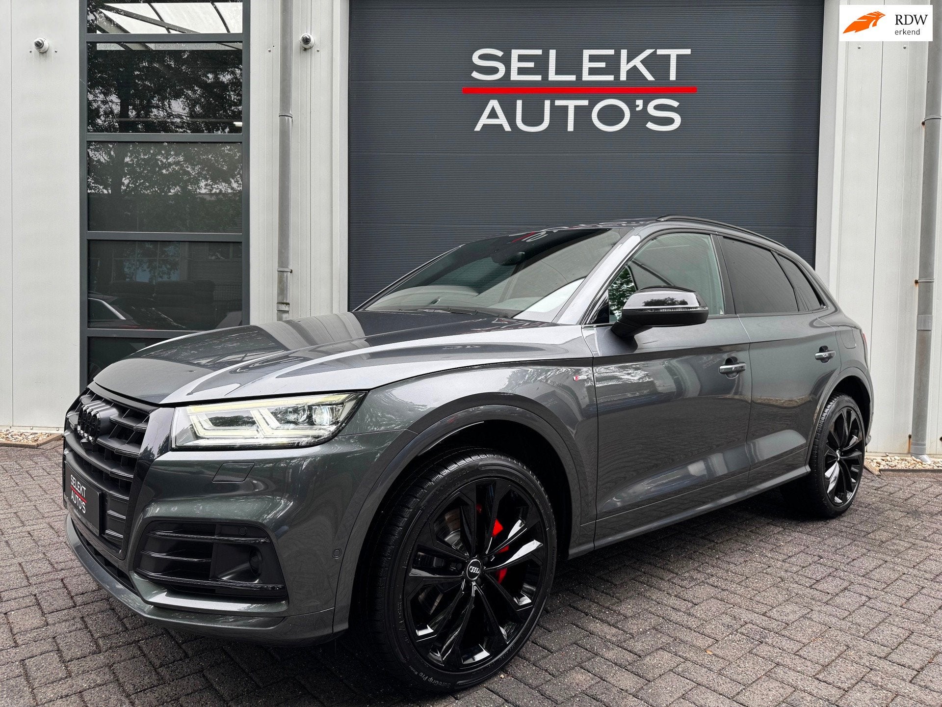 Audi Q5 55 TFSI e Quattro Competition S-Line 368 Pk BTW Pano, Auto's, Automaat, Dealer onderhouden, 4 cilinders, Automatische klimaatregeling