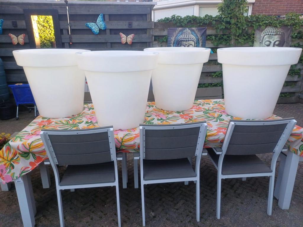 Mooie bloempotten met lamp, Tuin en Terras, Bloempotten, Ophalen, Kunststof, 40 cm of meer, Rond