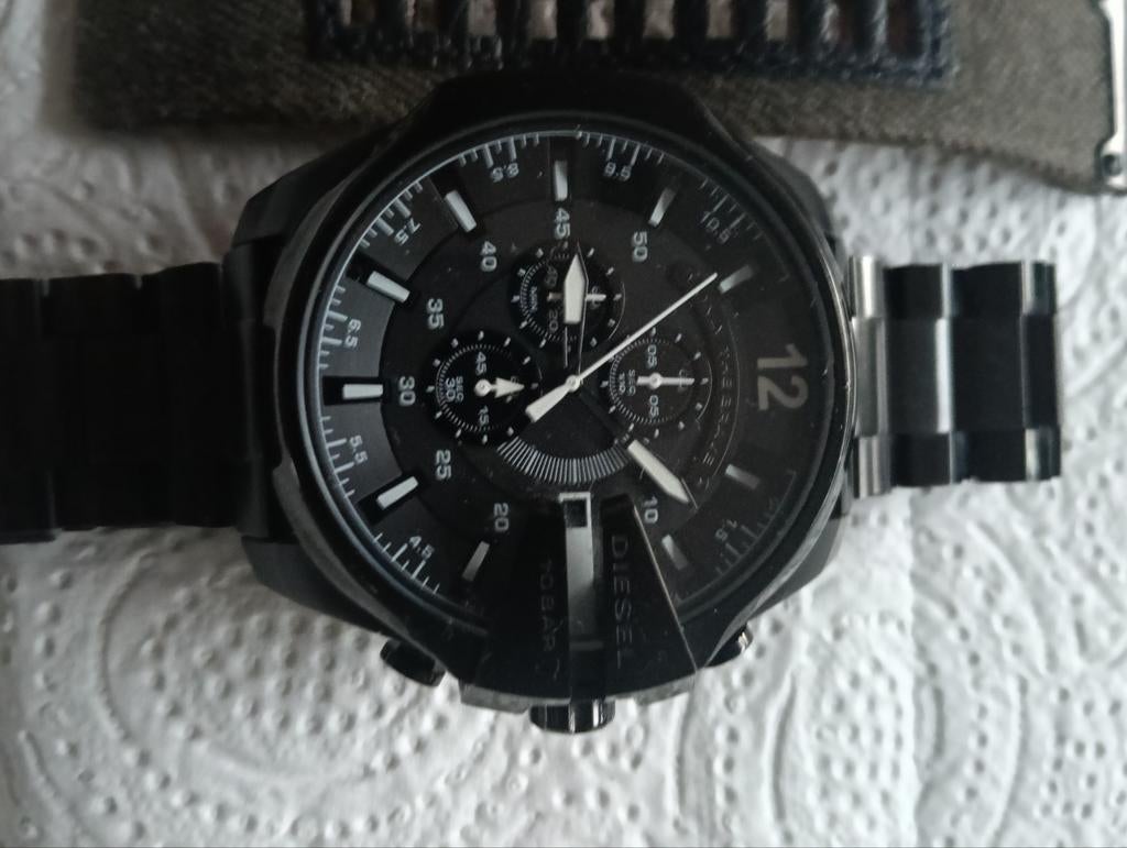 Mooi diesel horloge, Ophalen, Zo goed als nieuw, Diesel