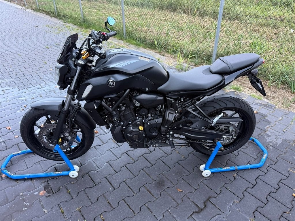 Yamaha MT-07 in de prachtige kleur Mat Dark Gray Metallic, 700 cc, 2 cilinders, Occasion, Motorrijbewijs A