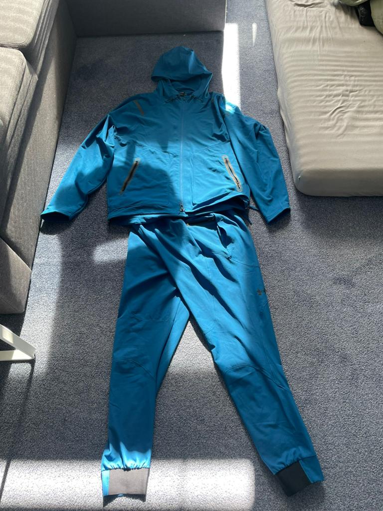 Under Armour Heren Trainingspak L, Ophalen, Maat 52/54 (L), Blauw, Zo goed als nieuw