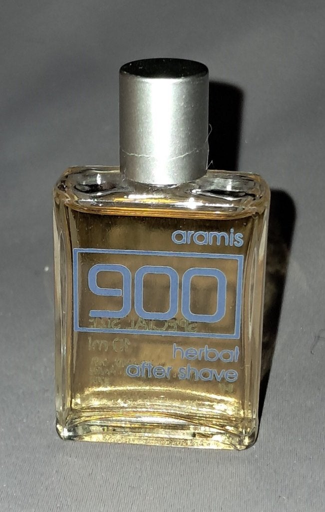 Volle parfum mini - Aramis 900 herbal, Ophalen of Verzenden, Zo goed als nieuw, Miniatuur, Gevuld