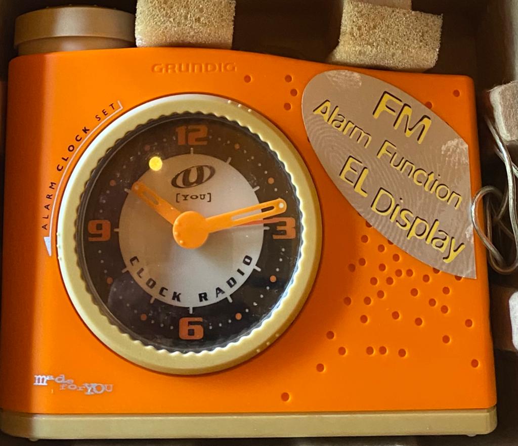 Vintage Grundig SC-S 230 "You" Wekkerradio WK Oranje, Ophalen of Verzenden, Nieuw, Radio